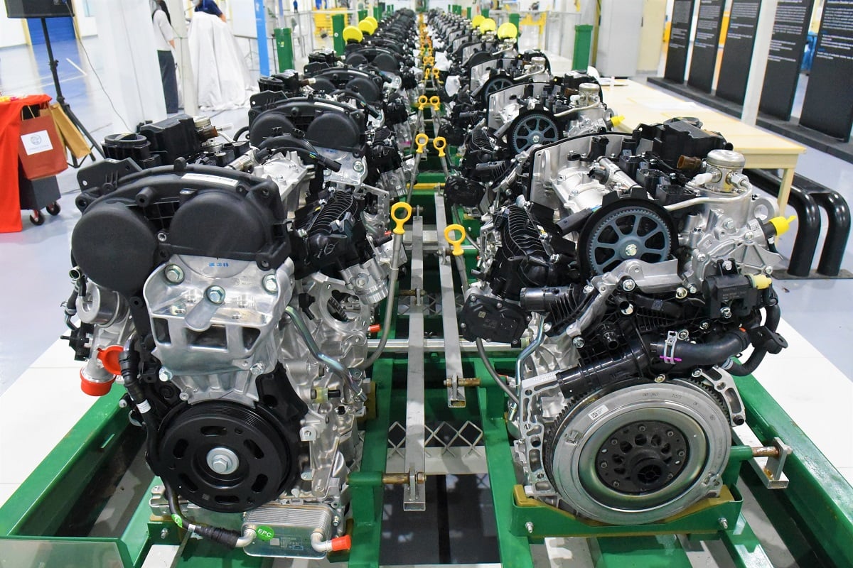 宝腾于12月1日庆祝丹绒马林的新引擎组装线，顺利生产第一万台1.5TGDI引擎。